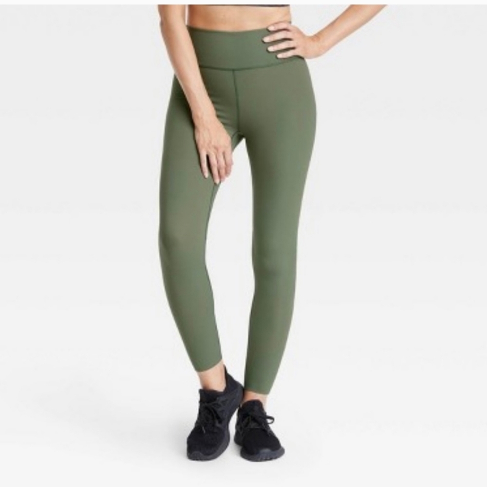 All in Motion High Rise 7/8th Leggings L NWTS